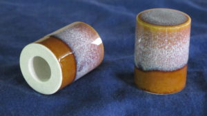 陶器軸先　シミンエース手漉き美濃和紙 美濃和紙落水和紙bijutsushi 美濃和紙落水金箔入り和紙bijutsushi 楮１００㌫ 楮１００㌫美濃和紙　障子紙　わらび　伝統表装　薄美濃　美須紙　宇田紙　表装直し　しみ抜き 裏打ち　鳥の子　離宮　松苑　御幸　布裏　本紙裏　総裏　ホットメルト　　　　　　　とうき軸先　潤のり　防虫香　潤印　下張り　七福　聚楽　寒牡丹　月印雪印　 梅月　雲龍紙　提灯紙　落水紙　紅葉　笹　　楮紙　　　後藤紙店　ごかみ機械漉き和紙　美濃和紙　茶入り　薄緑　印刷可能　後藤紙店　ごかみ