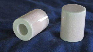 陶器軸先　シミンエース手漉き美濃和紙 美濃和紙落水和紙bijutsushi 美濃和紙落水金箔入り和紙bijutsushi 楮１００㌫ 楮１００㌫美濃和紙　障子紙　わらび　伝統表装　薄美濃　美須紙　宇田紙　表装直し　しみ抜き 裏打ち　鳥の子　離宮　松苑　御幸　布裏　本紙裏　総裏　ホットメルト　　　　　　　とうき軸先　潤のり　防虫香　潤印　下張り　七福　聚楽　寒牡丹　月印雪印　 梅月　雲龍紙　提灯紙　落水紙　紅葉　笹　　楮紙　　　後藤紙店　ごかみ機械漉き和紙　美濃和紙　茶入り　薄緑　印刷可能　後藤紙店　ごかみ