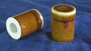 陶器軸先　シミンエース手漉き美濃和紙 美濃和紙落水和紙bijutsushi 美濃和紙落水金箔入り和紙bijutsushi 楮１００㌫ 楮１００㌫美濃和紙　障子紙　わらび　伝統表装　薄美濃　美須紙　宇田紙　表装直し　しみ抜き 裏打ち　鳥の子　離宮　松苑　御幸　布裏　本紙裏　総裏　ホットメルト　　　　　　　とうき軸先　潤のり　防虫香　潤印　下張り　七福　聚楽　寒牡丹　月印雪印　 梅月　雲龍紙　提灯紙　落水紙　紅葉　笹　　楮紙　　　後藤紙店　ごかみ機械漉き和紙　美濃和紙　茶入り　薄緑　印刷可能　後藤紙店　ごかみ