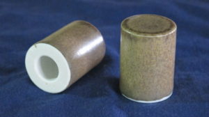 陶器軸先　シミンエース手漉き美濃和紙 美濃和紙落水和紙bijutsushi 美濃和紙落水金箔入り和紙bijutsushi 楮１００㌫ 楮１００㌫美濃和紙　障子紙　わらび　伝統表装　薄美濃　美須紙　宇田紙　表装直し　しみ抜き 裏打ち　鳥の子　離宮　松苑　御幸　布裏　本紙裏　総裏　ホットメルト　　　　　　　とうき軸先　潤のり　防虫香　潤印　下張り　七福　聚楽　寒牡丹　月印雪印　 梅月　雲龍紙　提灯紙　落水紙　紅葉　笹　　楮紙　　　後藤紙店　ごかみ機械漉き和紙　美濃和紙　茶入り　薄緑　印刷可能　後藤紙店　ごかみ